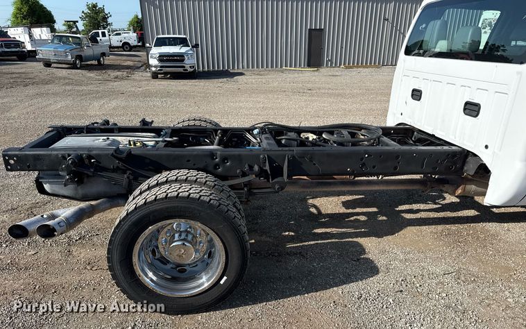 image for item EG5944 2013 Ford F550 Super Duty Crew Cab truck cab and chassis