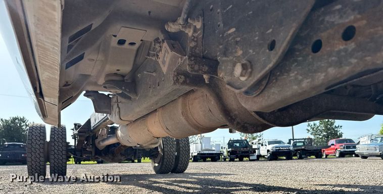 image for item EG5944 2013 Ford F550 Super Duty Crew Cab truck cab and chassis