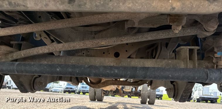 image for item EG5944 2013 Ford F550 Super Duty Crew Cab truck cab and chassis