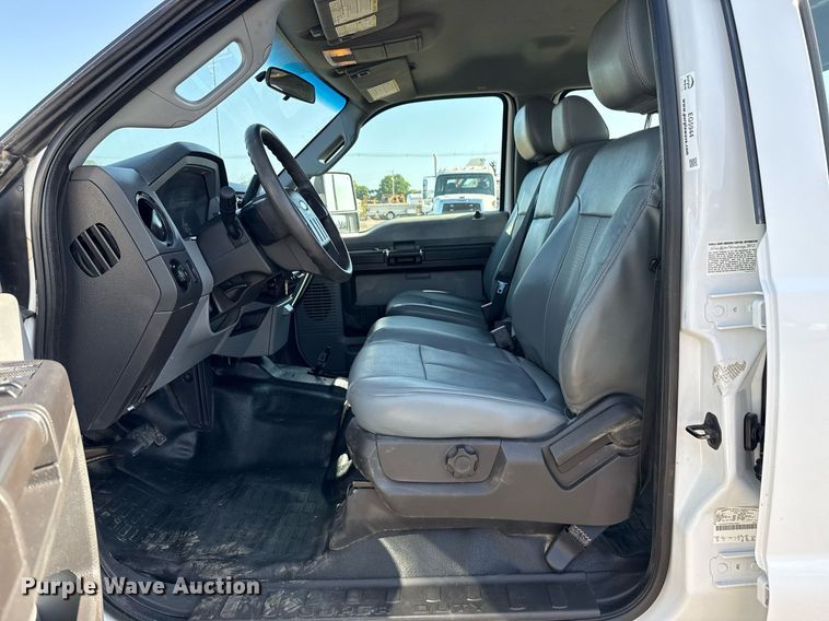 image for item EG5944 2013 Ford F550 Super Duty Crew Cab truck cab and chassis