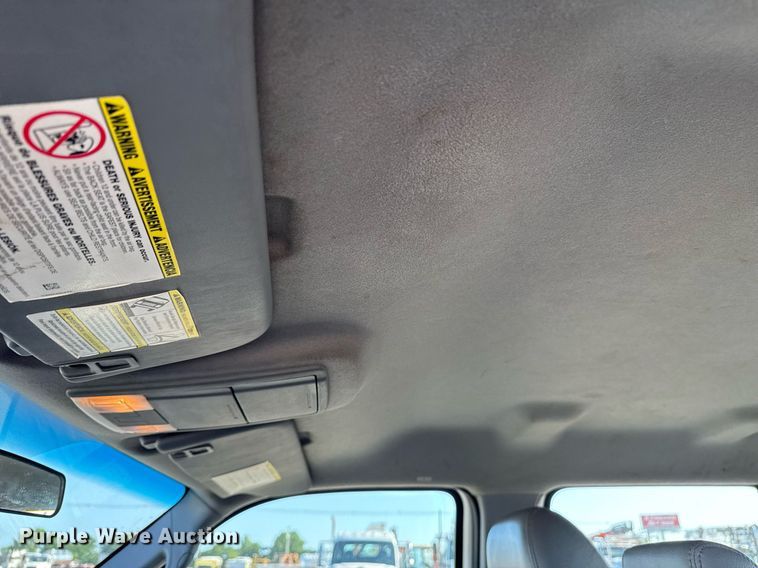 image for item EG5944 2013 Ford F550 Super Duty Crew Cab truck cab and chassis