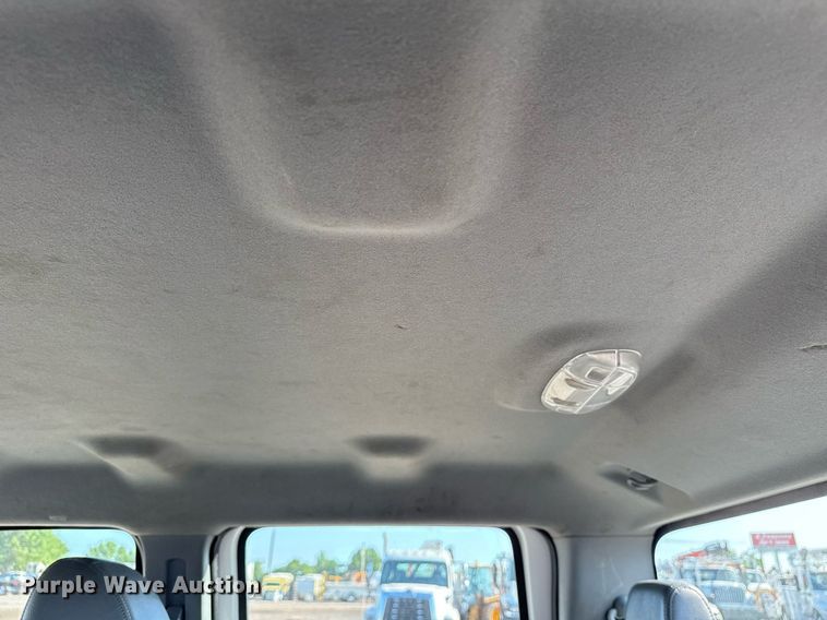 image for item EG5944 2013 Ford F550 Super Duty Crew Cab truck cab and chassis