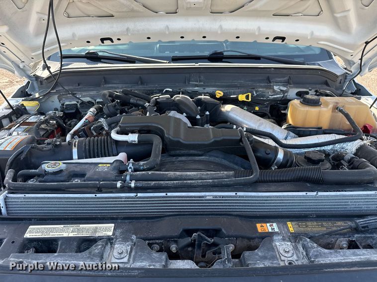 image for item EG5944 2013 Ford F550 Super Duty Crew Cab truck cab and chassis