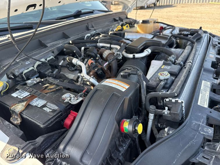 image for item EG5944 2013 Ford F550 Super Duty Crew Cab truck cab and chassis