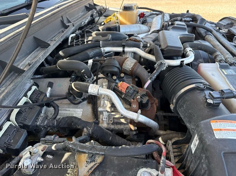 image for item EG5944 2013 Ford F550 Super Duty Crew Cab truck cab and chassis