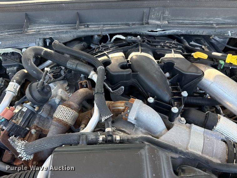 image for item EG5944 2013 Ford F550 Super Duty Crew Cab truck cab and chassis