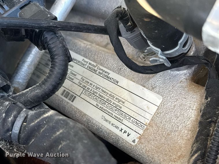 image for item EG5944 2013 Ford F550 Super Duty Crew Cab truck cab and chassis