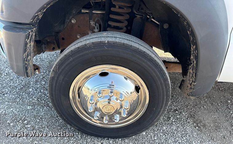 image for item EG5944 2013 Ford F550 Super Duty Crew Cab truck cab and chassis