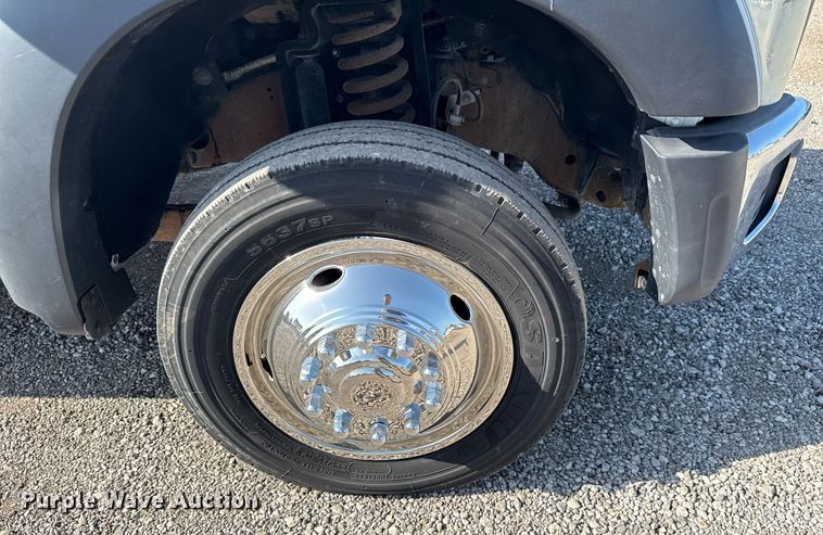 image for item EG5944 2013 Ford F550 Super Duty Crew Cab truck cab and chassis