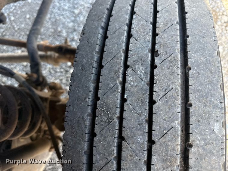 image for item EG5944 2013 Ford F550 Super Duty Crew Cab truck cab and chassis