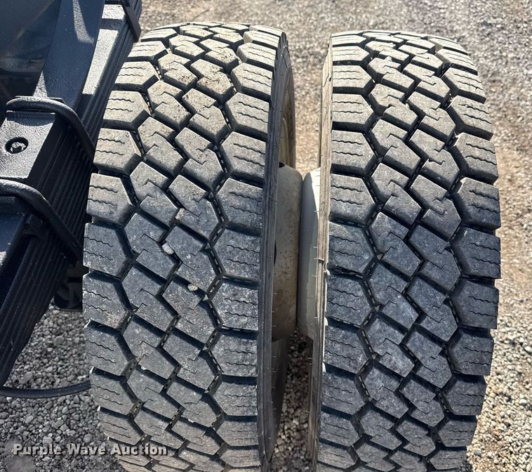 image for item EG5944 2013 Ford F550 Super Duty Crew Cab truck cab and chassis