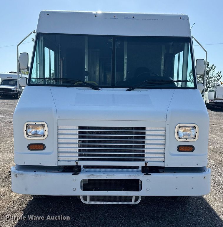 image for item EG5947 2015 Ford delivery truck