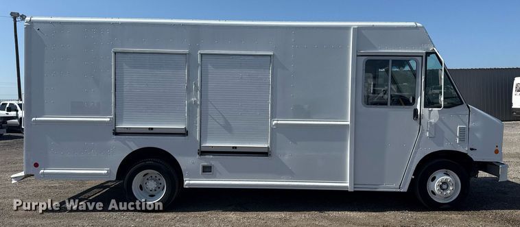 image for item EG5947 2015 Ford delivery truck