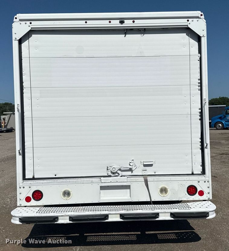 image for item EG5947 2015 Ford delivery truck