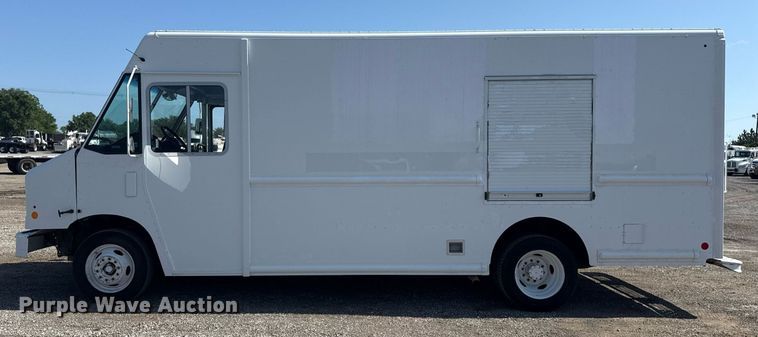 image for item EG5947 2015 Ford delivery truck