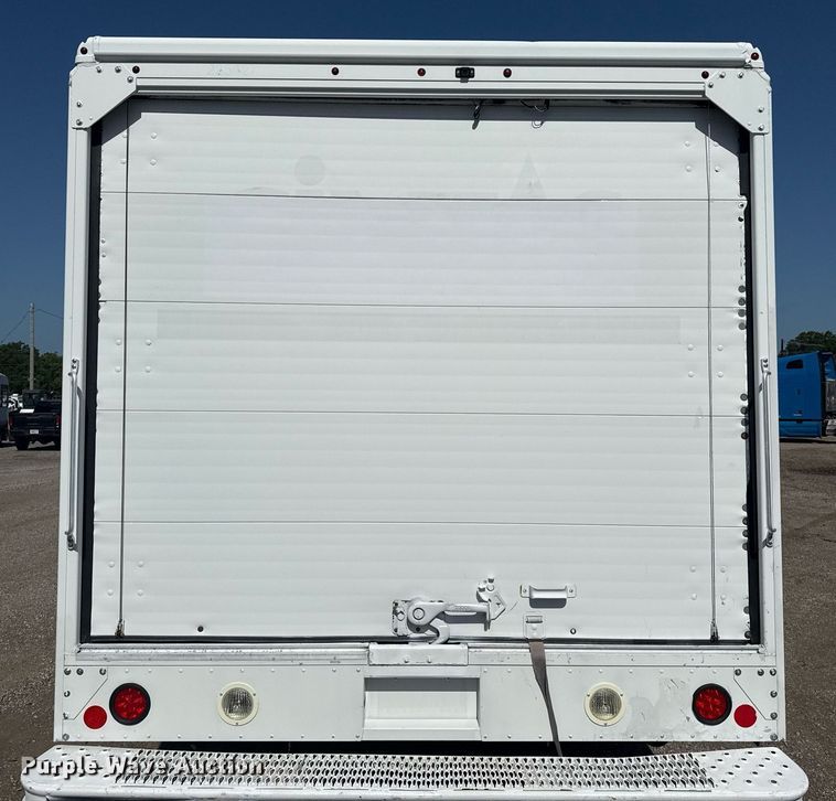 image for item EG5947 2015 Ford delivery truck