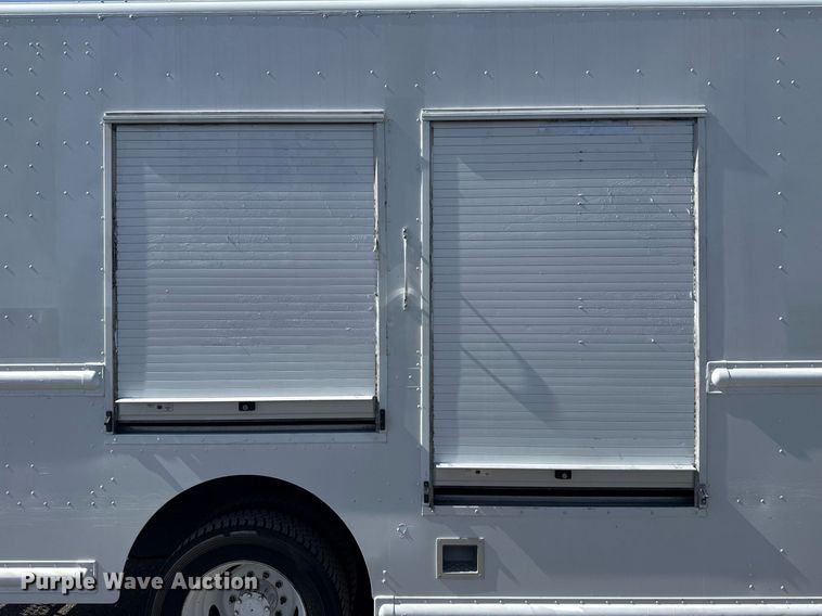 image for item EG5947 2015 Ford delivery truck