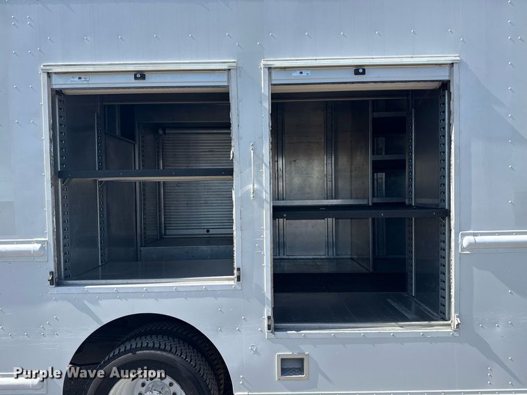 image for item EG5947 2015 Ford delivery truck