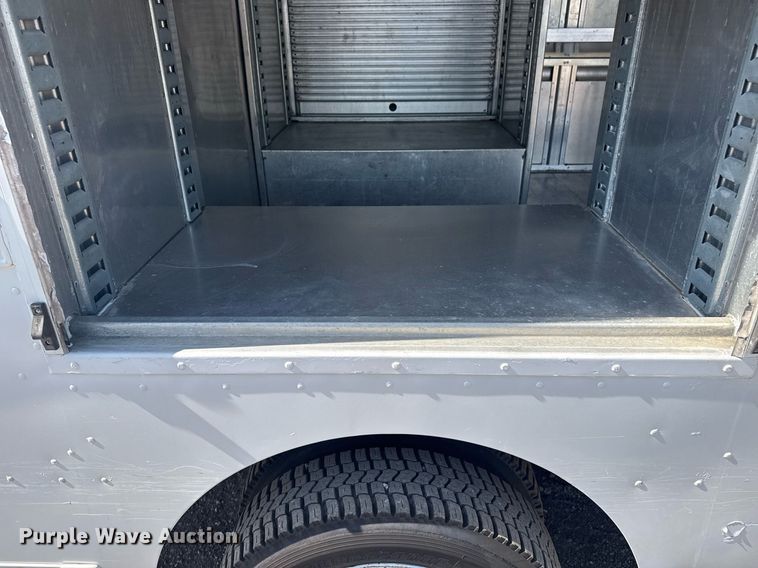 image for item EG5947 2015 Ford delivery truck