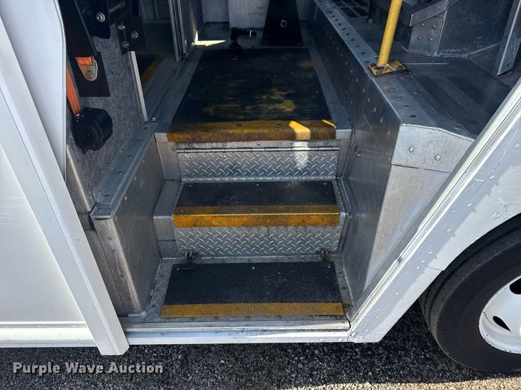 image for item EG5947 2015 Ford delivery truck