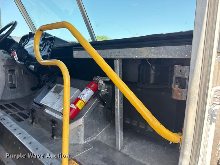 image for item EG5947 2015 Ford delivery truck