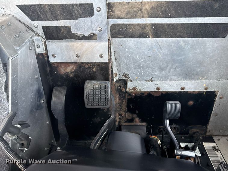 image for item EG5947 2015 Ford delivery truck