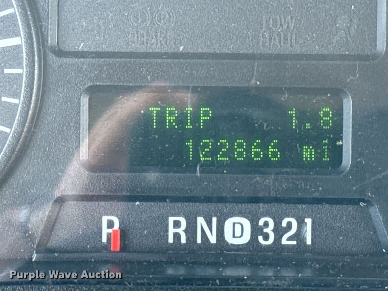 image for item EG5947 2015 Ford delivery truck