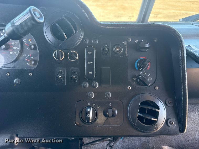 image for item EG5947 2015 Ford delivery truck