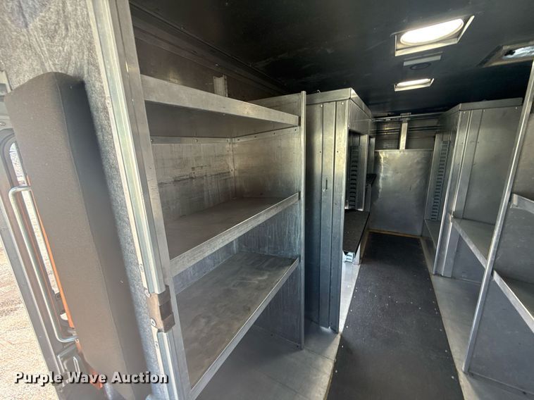 image for item EG5947 2015 Ford delivery truck