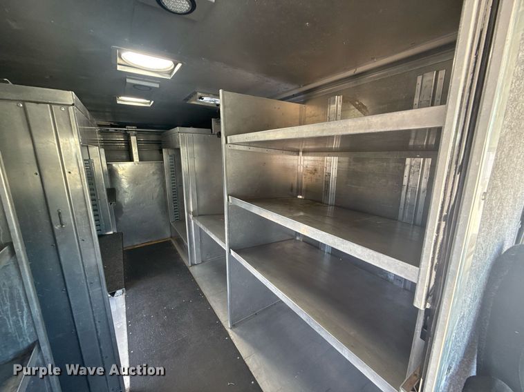 image for item EG5947 2015 Ford delivery truck