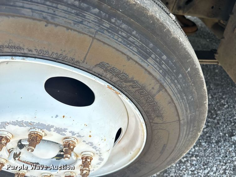 image for item EG5947 2015 Ford delivery truck