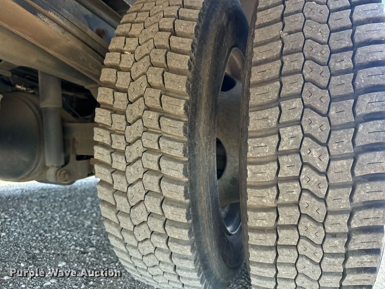 image for item EG5947 2015 Ford delivery truck