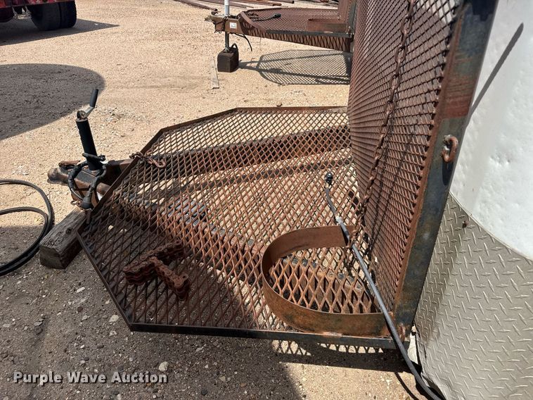 image for item EG6616 2009 Pace 17ZUP14209X064330 enclosed cargo trailer