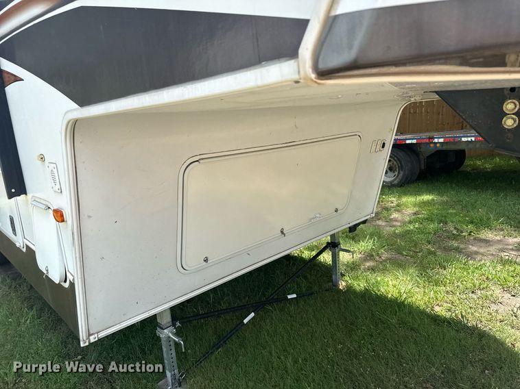 image for item EG6653 2014 Keystone  Laredo camper