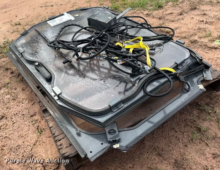 image for item EG8109 (2) skid steer doors