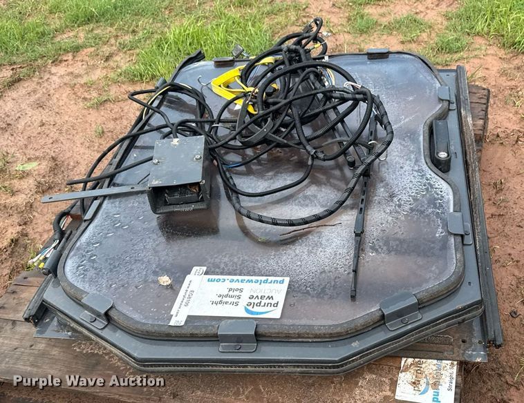 image for item EG8109 (2) skid steer doors