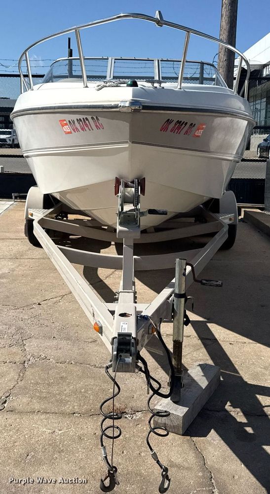 image for item EG8122 Stingray 220 Series boat