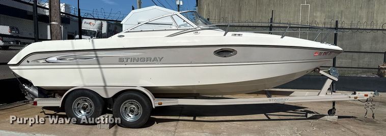 image for item EG8122 Stingray 220 Series boat