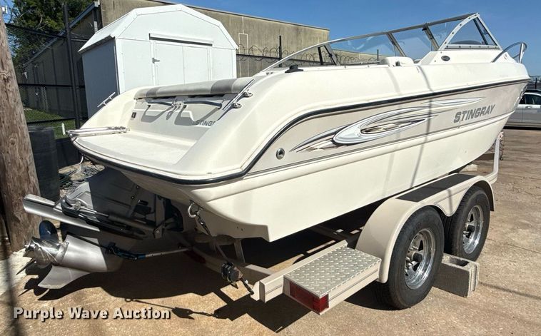 image for item EG8122 Stingray 220 Series boat