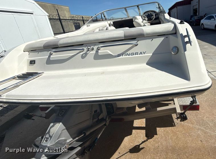 image for item EG8122 Stingray 220 Series boat