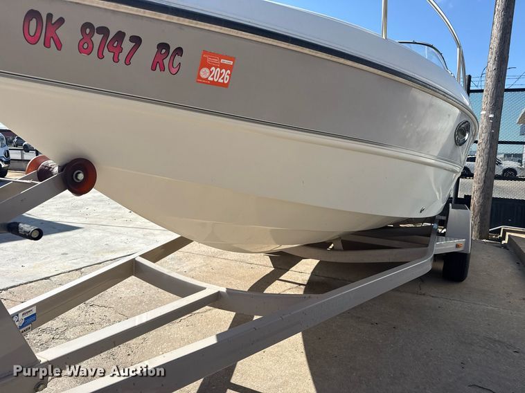 image for item EG8122 Stingray 220 Series boat