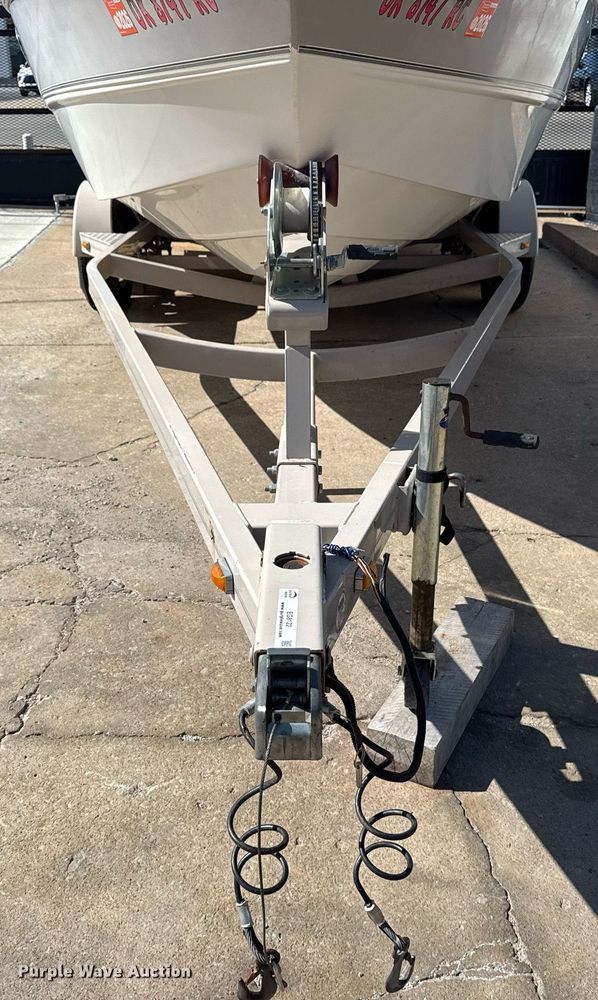image for item EG8122 Stingray 220 Series boat