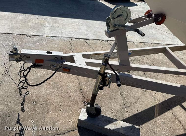 image for item EG8122 Stingray 220 Series boat