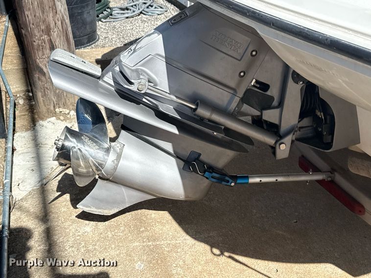 image for item EG8122 Stingray 220 Series boat