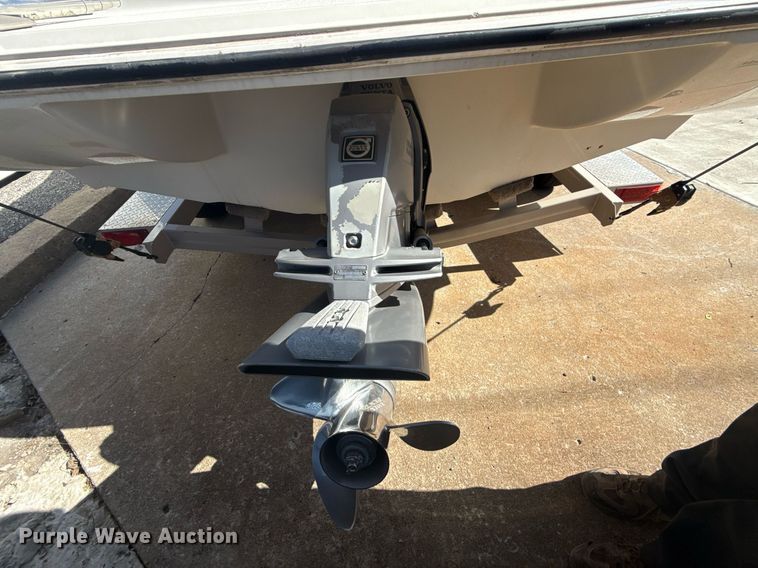 image for item EG8122 Stingray 220 Series boat