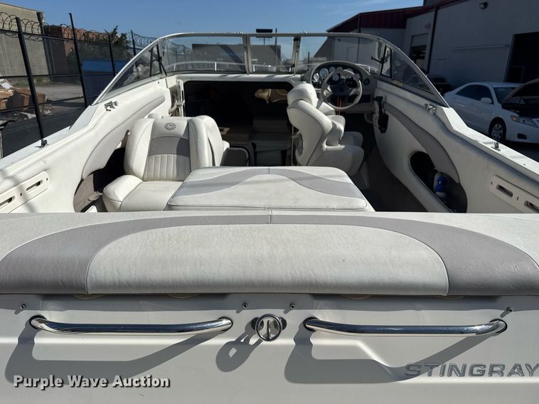 image for item EG8122 Stingray 220 Series boat