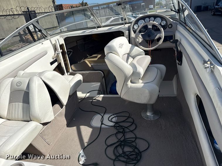 image for item EG8122 Stingray 220 Series boat