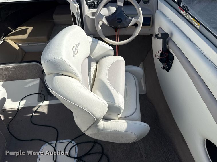 image for item EG8122 Stingray 220 Series boat