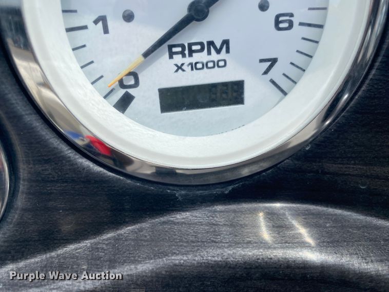 image for item EG8122 Stingray 220 Series boat