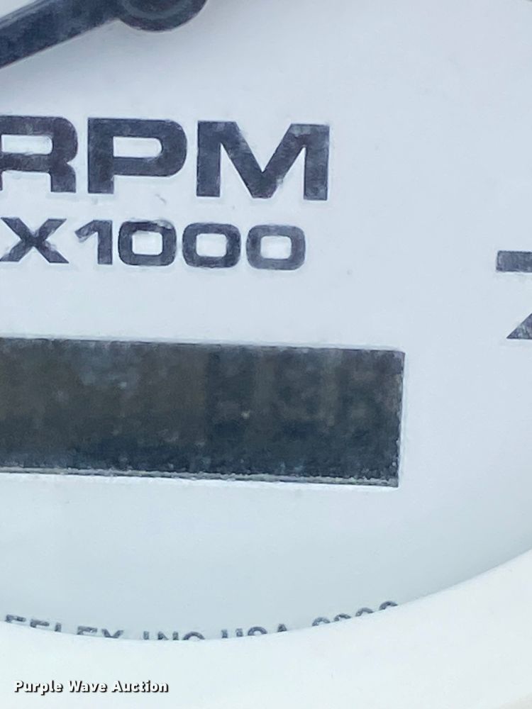 image for item EG8122 Stingray 220 Series boat